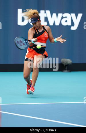 Miami Gardens, Florida, Stati Uniti. 31st Mar 2022. Naomi Osaka del Giappone sconfigge Belinda Bencic della Svizzera durante le semifinali femminili del Miami Open all'Hard Rock Stadium 31 marzo 2022 a Miami Gardens, Florida. Persone: Naomi Osaka . Credit: Hoo Me.Com/Media Punch/Alamy Live News Foto Stock