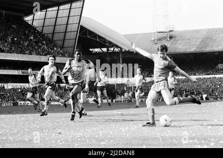 Liverpool 2-0 Southampton, fa Cup semi finale partita a White Hart Lane, sabato 5th aprile 1986. Jim Beglin Foto Stock