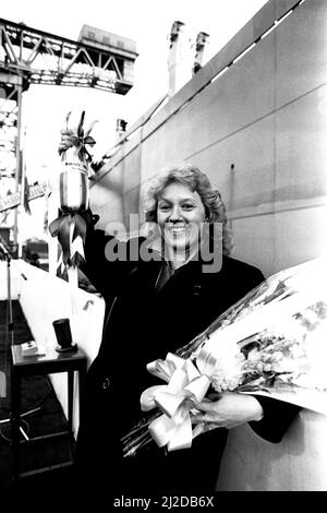 La cerimonia di denominazione della nave mercantile Dietrich Oldendorff al cantiere di North Sands di North-East Shipbuilders, Sunderland. Dignitari sconosciuti al lancio. 3rd novembre 1986. Foto Stock