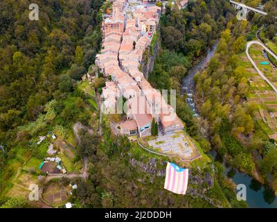 Veduta aerea di Castellfollit de la Roca Foto Stock