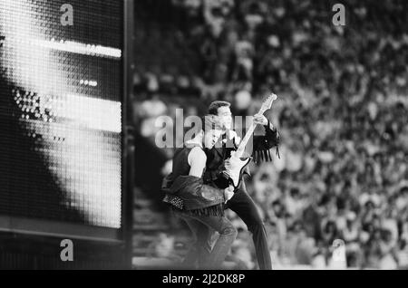 Wham. Concerto di addio al Wembley Stadium, Londra Inghilterra (foto) George Michael e Andrew Ridgeley sul palco. 28th giugno 1986. Foto Stock