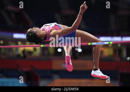 Kendell Williams (USA) dà il via a 5-10 3/4 (1,80m) nel salto al pentathlon durante i Campionati mondiali di atletica indoor, venerdì 18 marzo 2022, in Foto Stock