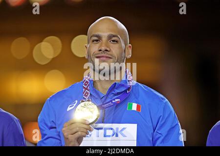 Lamont Marcell Jacobs (ITA) si pone con medaglia d'oro dopo aver vinto il 60m nel 6,41 durante il World Athletics Indoor Championships, Sabato, 19 marzo 20 Foto Stock