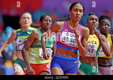 Ajee Wilson (USA) vince le 800m donne in 1:59,09 durante i Campionati mondiali di atletica indoor, domenica 20 marzo 2022, a Belgrado, in Serbia. (Jiro M Foto Stock