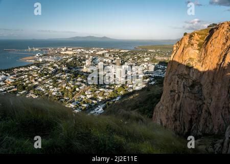 Veduta aerea panoramica della costa di Townsville, Queensland, Australia Foto Stock