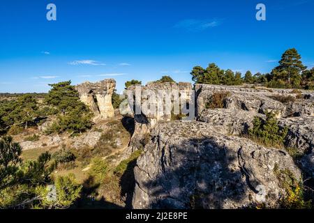 Formazioni carsiche nel parco Los Callejones de las Majadas, Cuenca, Spagna. Los Callejones rotta nella Serrania de Cuenca montagne, Castiglia la Manc Foto Stock