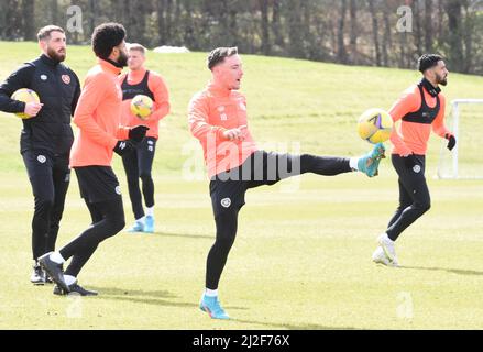 Oriam Sports Centre Edinburgh.Scotland.UK.1st Aprile 22 Hearts-Barrie McKayTraining/Press Conference for Cinch Premiership Match / Ross County. Credit: eric mccowat/Alamy Live News Foto Stock