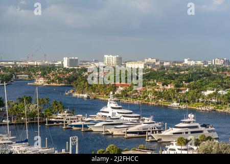 Marina dall'alto con yacht a Fort Lauderdale Foto Stock