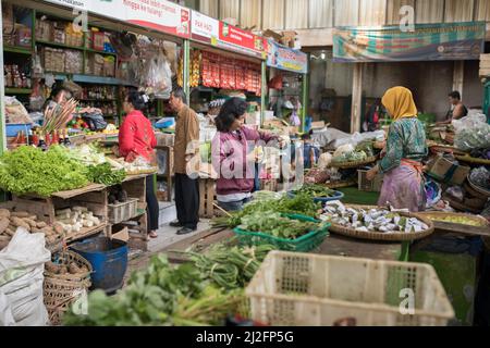 Mercato dei prodotti e dei fiori a Yogyakarta, Indonesia. Foto Stock