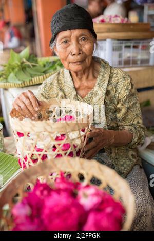 Mercato dei prodotti e dei fiori a Yogyakarta, Indonesia. Foto Stock