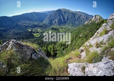 Vista del canyon di Tara dal punto di vista di Curevac nel Parco Nazionale Durmitor, Montenegro Foto Stock