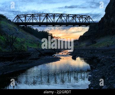 Anderson Lake Bridge. Morgan Hill, Contea di Santa Clara, California, Stati Uniti. Foto Stock