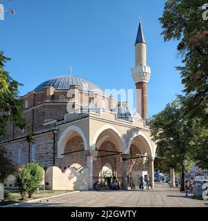 SOFIA, BULGARIA - 04 AGOSTO 2017: Moschea Banya Bashi fu costruita nel 1576 da Mimar Sinan, probabilmente i più famosi architetti ottomani di tutti i tempi Foto Stock