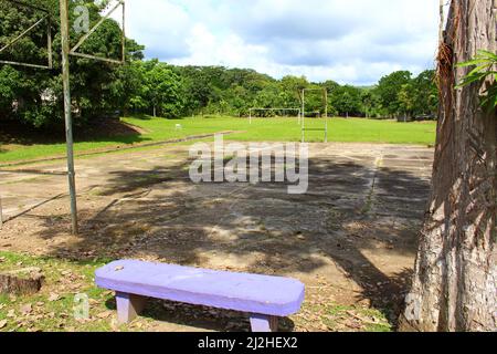 SAN ANTONIO, BELIZE - 26 OTTOBRE 2015 rovine della base di pattuglia dell'esercito britannico al campo di Salamanca Parade Foto Stock