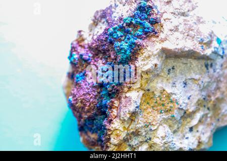 Pietre scintillanti come sfondo fotografato in studio in lunga esposizione Foto Stock