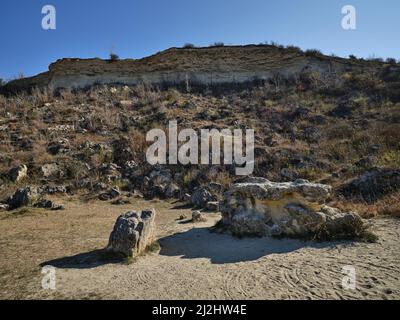 Paesaggio roccioso sulla collina di Sandberg vicino a Devín a Bratislava, Slovacchia. Foto Stock