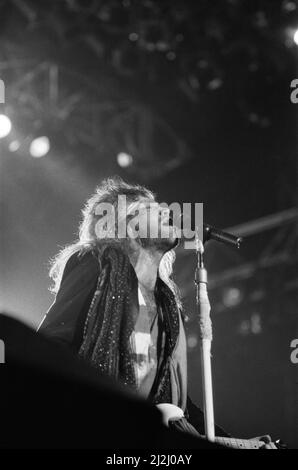 Bon Jovi si esibisce a Monsters of Rock, Castle Donington. Nella foto, Jon Bon Jovi. 22nd agosto 1987. Foto Stock