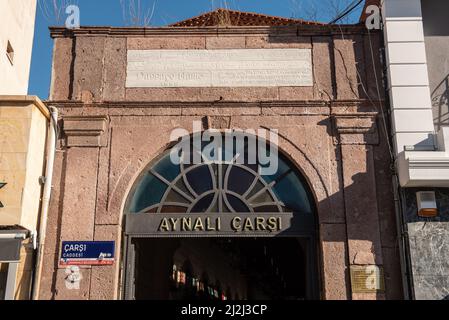 Canakkale, Turchia. 19th febbraio 2022 ingresso al Bazaar di Aynalı, Canakkale. Il Bazaar fu costruito nel 1890 da Eliyau Hallio, un membro di spicco della l Foto Stock