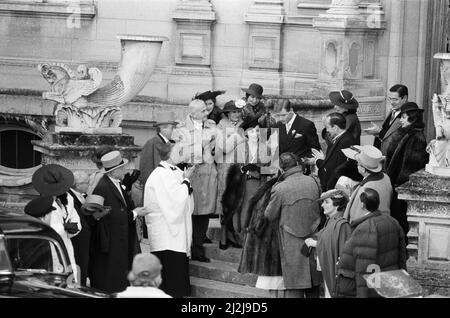 Anthony Andrews come re Edoardo VIII e Jane Seymour come Wallis Simpson sul set di "la donna che amava" in Chantilly. 10th dicembre 1987. Foto Stock