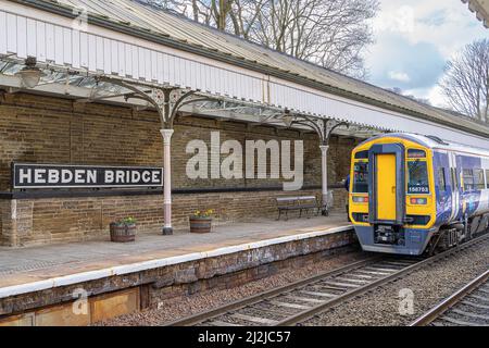 Hebden Bridge Stazione ferroviaria nello Yorkshire occidentale Foto Stock