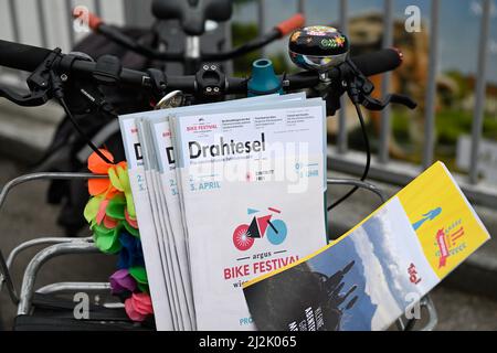 Vienna, Austria. 2nd Apr 2022. Argus Bike Festival 2022 presso la piazza del municipio di Vienna. La più grande fiera di biciclette in Austria con un programma di spettacolo Foto Stock