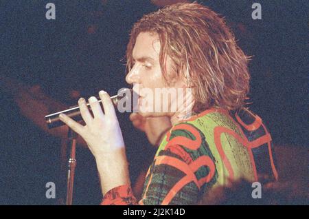 Simon le Bon cantò con la sua band Duran Duran dal vivo il 11th novembre 1988 Foto Stock