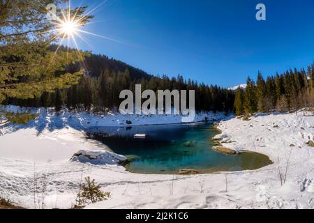 Lago Cauma vicino Flims in inverno, Grigioni, Svizzera Foto Stock