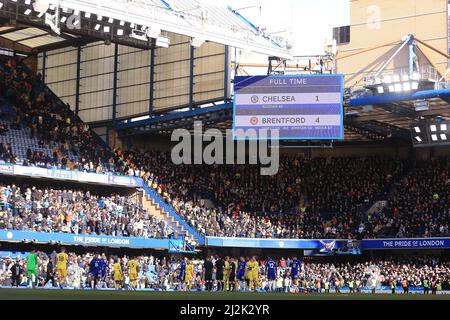 Londra, Regno Unito. 02nd Apr 2022. Vista generale del tabellone che mostra il risultato dopo la partita. Premier League match, Chelsea contro Brentford a Stamford Bridge a Londra sabato 2nd aprile 2022. Questa immagine può essere utilizzata solo per scopi editoriali. Solo per uso editoriale, licenza richiesta per uso commerciale. Nessun uso in scommesse, giochi o un singolo club/campionato/player pubblicazioni. pic di Steffan Bowen/Andrew Orchard sport fotografia/Alamy Live news credito: Andrew Orchard sport fotografia/Alamy Live News Foto Stock