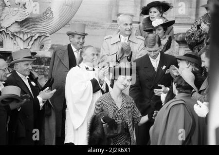 Anthony Andrews come re Edoardo VIII e Jane Seymour come Wallis Simpson sul set di "la donna che amava" in Chantilly. 10th dicembre 1987. Foto Stock