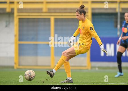 Sesto San Giovanni, Italia. 02nd Apr 2022. Portiere Francesca Durante (#22 Inter) durante la serie A womens match tra FC Internazionale e AC Fiorentina allo Stadio Breda di Sesto San Giovanni Milano, Italia Cristiano Mazzi/SPP Credit: SPP Sport Press Photo. /Alamy Live News Foto Stock