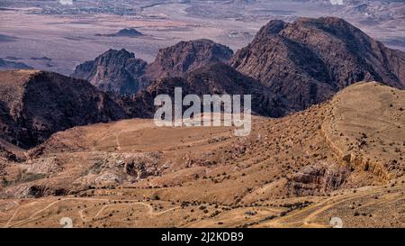 Paesaggio desertico delle montagne di Edom, Shoubak, Giordania. Foto Stock