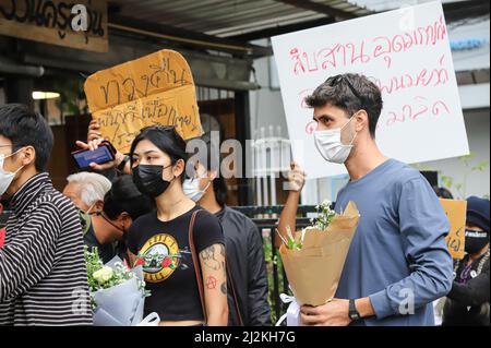 Bangkok, Tailandia. Bangkok, Bangkok, Thailandia. 2nd Apr 2022. Il Gruppo Thalufah organizza attività per proteggere l'Istituto Pride Banomyong dopo che la Fondazione Pride Banomyong ha aperto l'asta per il settore privato per la costruzione di un ufficio commerciale. Credit: ZUMA Press, Inc./Alamy Live News Foto Stock