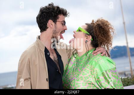 Levin Leib Lev e Maya Landsmann partecipano alla Fotocall della lezione durante il Festival delle Canneseries 5th, il 02 aprile 2022 a Cannes, Francia. Foto di David Niviere/ABACAPRESS.COM Foto Stock