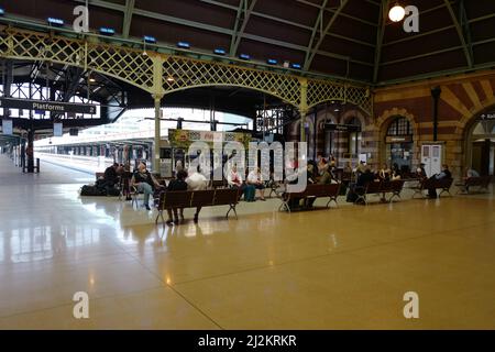 Piattaforme 1 e 2 della stazione centrale di Sydney Foto Stock