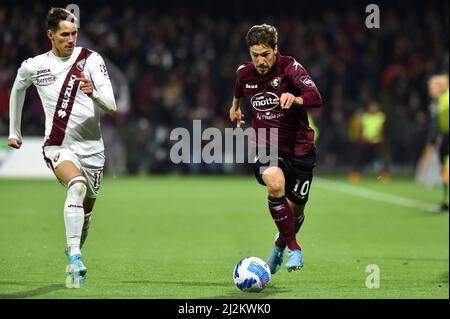 SALERNO, ITALIA - APRILE 2: Simone Verdi degli Stati Uniti Salernitana durante la Serie Italiana Una partita tra US Salernitana e Torino FC allo Stadio Arechi il 2 Aprile 2022 a Salerno, Italia (Foto di Ciro Santangelo/Orange Pictures) Foto Stock
