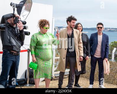 Cannes, Francia, 2 aprile 2022, Maya Landsmann (attrice), Levin Leib Lev (attore), Deakla Keydar e DORON BEN-DAVID (attore) partecipano alla fotocellula 'la lezione' durante il Festival delle Canneseries 5th a Cannes, Francia Foto Stock