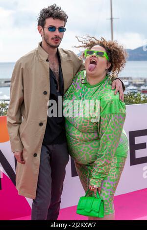 Cannes, Francia, 2 aprile 2022, Levin Leib Lev e Maya Landsmann partecipano alla fotocall 'la lezione' durante il Festival delle Canneseries 5th a Cannes, Francia Foto Stock