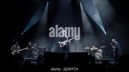 Londra, Regno Unito. 02nd Apr 2022. Sam Fender suona la sua 2nd notte a Wembley (Londra) il 2nd aprile 2022 Credit: Nigel R Glasgow/Alamy Live News Foto Stock