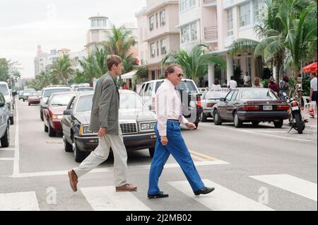 David Jason e Nicholas Lyndhurston hanno girato in America l'episodio "Mami Twice" di "Only Fools and Horses". 19th novembre 1991. Foto Stock