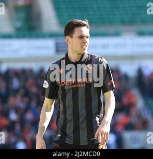 Easter Road Stadium, Edinburgh.Scotland UK.2nd April 22 Hibernian vs Dundee Utd Cinch Premiership Match. Liam Smith Dundee Utd Credit: eric mccowat/Alamy Live News Foto Stock