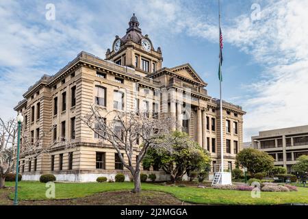 Montesano, WA - USA 03-25-2022: Grays Harbour Courthouse costruito nel 1911 Foto Stock