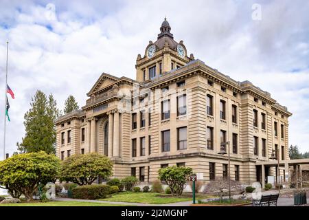 Montesano, WA - USA 03-25-2022: Grays Harbour Courthouse costruito nel 1911 Foto Stock