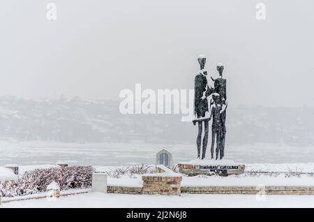 Memoriale alle vittime del triste raid di Novi nel 1942 su serbi, ebrei e ROM. Foto Stock