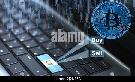 Tastiera con bandiera Guatemala sul tasto invio con ologramma moneta bitcoin e online buy and sell concept. Foto Stock