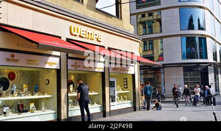 Il negozio di gioielli „Wempe“ a Königsallee Düsseldorf in Germania. Wempe è un'azienda tedesca a conduzione familiare fondata nel 1878. Foto Stock