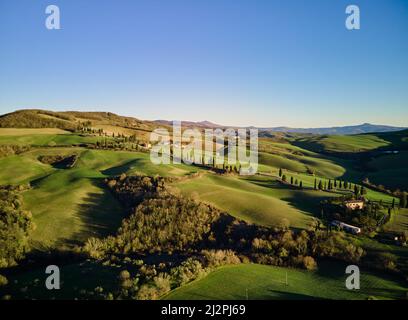 Drone di paesaggio nella valle d'Orcia, Toscana, Italia Foto Stock