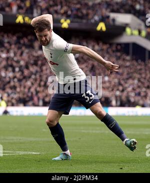 Il ben Davies di Tottenham Hotspur celebra il primo gol della partita durante la partita della Premier League al Tottenham Hotspur Stadium di Londra. Data foto: Domenica 3 aprile 2022. Foto Stock