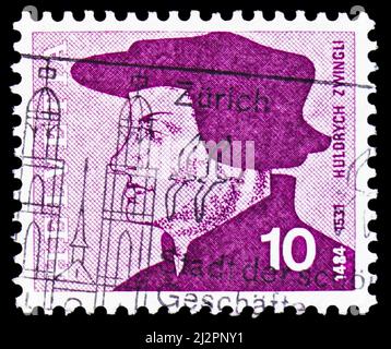 MOSCA, RUSSIA - 13 MARZO 2022: Francobollo stampato in Svizzera mostra Huldrych Zwingli (1484-1531) reformer, serie, circa 1969 Foto Stock