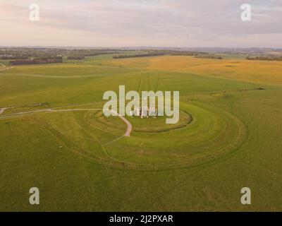 Vista aerea del drone di Stonehenge, Amesbury, Inghilterra, antichi monumenti preistorici in pietra. Foto Stock
