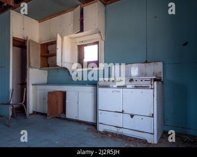 Cucina nella casa abbandonata di Henry Gray, Bates Well ranch, Organ Pipe Cactus National Monument, Arizona. Foto Stock